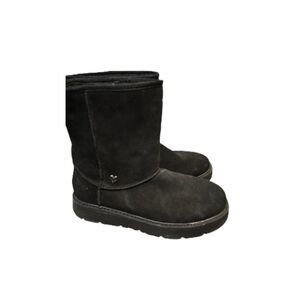 Brand NEW Skechers Black Slip-in Boots.